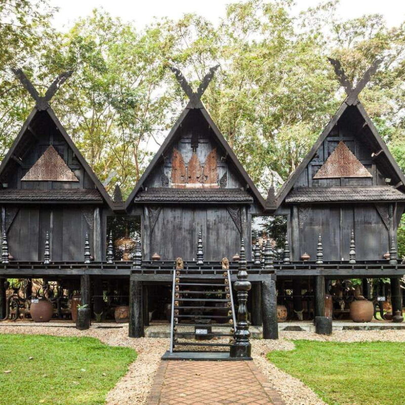 From CM: Chiang Rai White, Blue, Red/Black Temple With Lunch - Participant Information