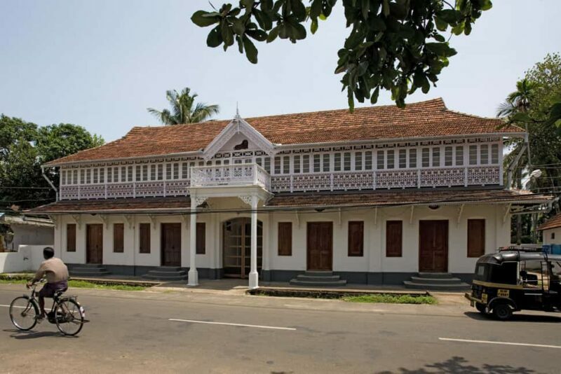 From Cochin: Fort Kochi Day Tour with Dutch Palace - Architectural Marvels and Religious Heritage