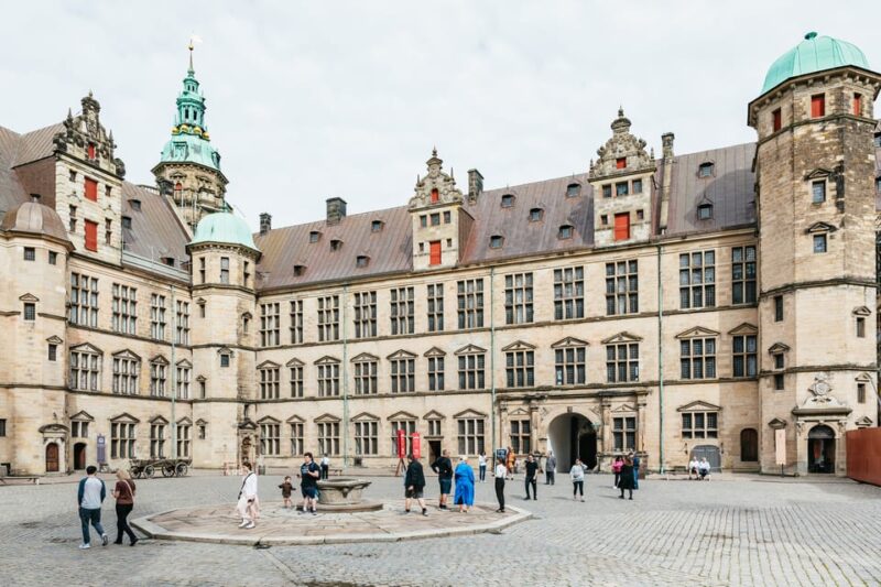 From Copenhagen: Lund and Malmö 2-Country Tour - Transportation and Commentary