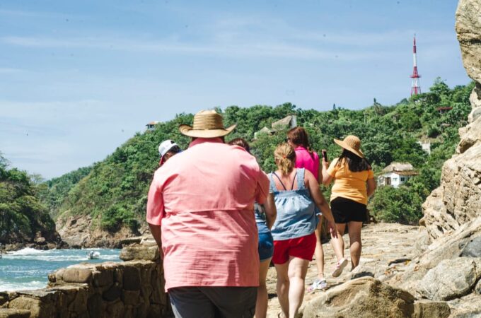 From Crucecita: Ventanilla, Zipolite, and Puerto Ángel Tour - Relaxation on Zipolite Beach