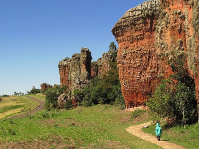 From Curitiba: Vila Velha State Park Full-Day Group Tour - Furnas and Golden Lagoon