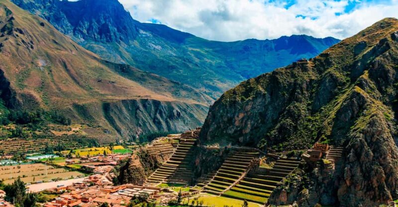 From Cusco: 2-Day Machu Picchu and Sacred Valley Tour - Day 1: Cusco - Sacred Valley - Aguas Calientes