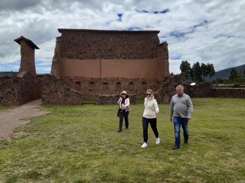 From Cusco: Lake Titicaca With a Visit to Uros and Taquile - Language and Pickup