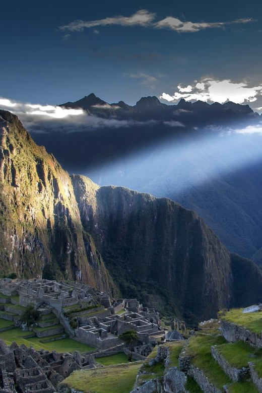 From Cusco: Machu Picchu and Huayna Picchu Excursion 2 Days - Experience Highlights