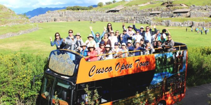 From Cusco | Panoramic Tour by Cusco + Show - Languages and Group Size