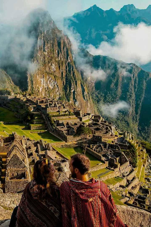 From Cusco: Tour Machu Picchu, Puno, and Lake Titicaca 6D/5N - Key Points