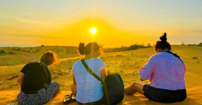 From Da Lat To Mui Ne Best Day Trip Sunset Tour|Private Car - Language and Accessibility