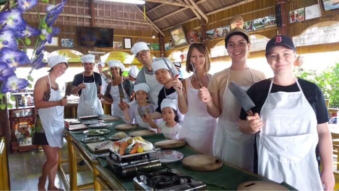 From Da Nang: Bay Mau Cooking Class, Basket Boat and Market - Pickup and Drop-off