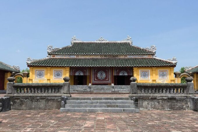 From Da Nang/Hoi An: Hue City Full-Day Group Tour With Lunch - Group Size and Guide