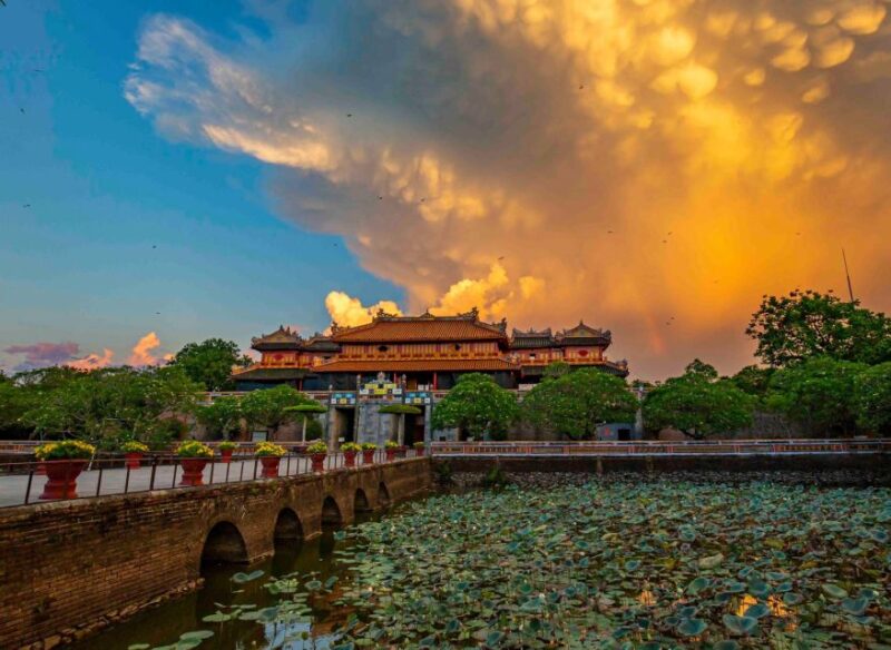 From Da Nang: Hue Guided Day Trip With Lunch - Touring the Hue Citadel