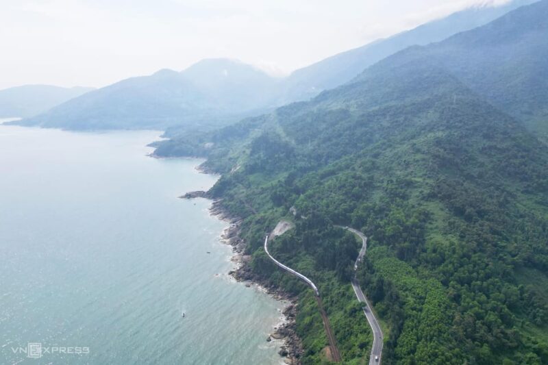 From Da Nang: Hue Imperial Tour by Heritage Train - Lunch and Leisure