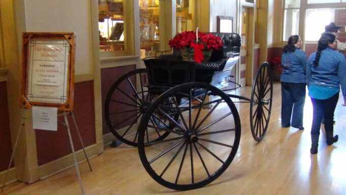 From Dallas: Fort Worth Guided Day Tour - Cowtown Coliseum