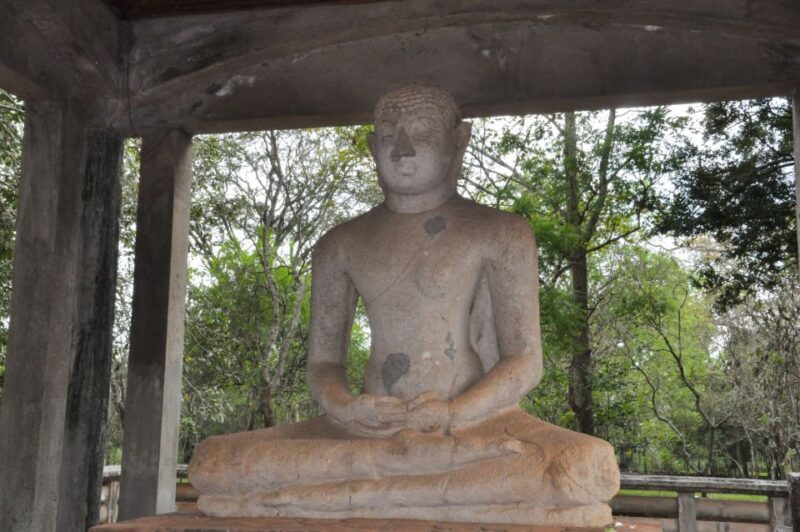 From Dambulla: Sacred City of Anuradhapura Private Day Tour - Itinerary Highlights