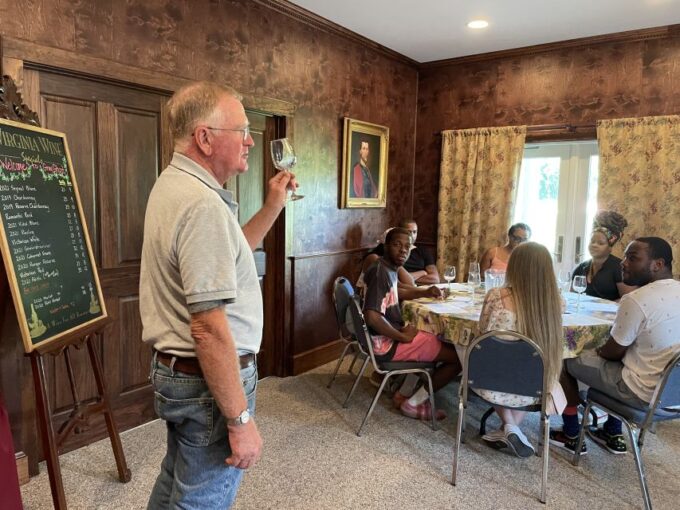 From Dc: Virginia Wine Country Tour With Tastings - Transportation and Logistics