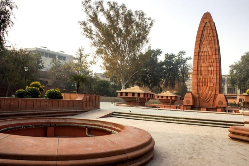 From Delhi: 2 Day Amritsar Golden Temple & Wagah Border Tour - Cultural Experience