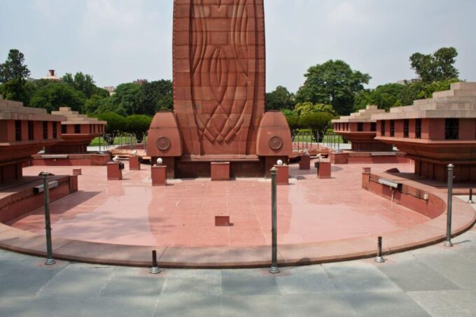 From Delhi: 2 Day Amritsar Golden Temple & Wagah Border Tour - Price and Cancellation