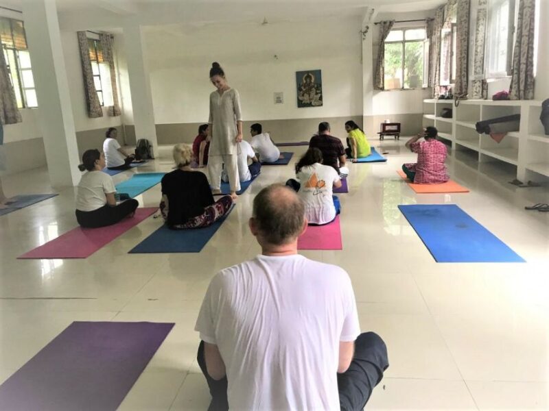 From Delhi: 2-Day Tour of Rishikesh and Haridwar - Yoga Session at Parmarth Niketan