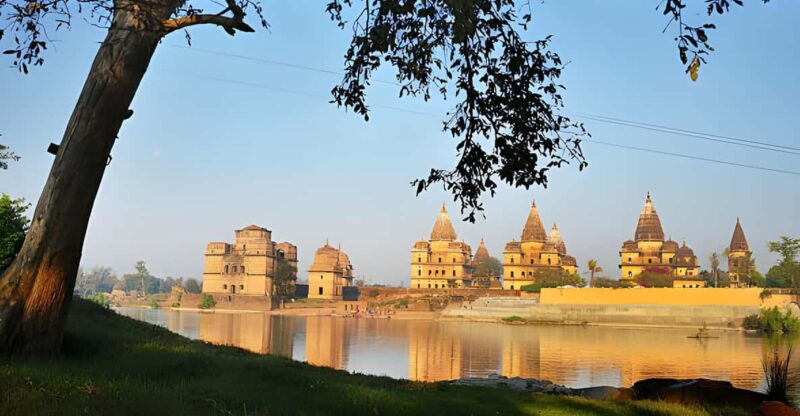 From Delhi: 2 Days Orchha and Khajuraho Tour - Detailed Itinerary