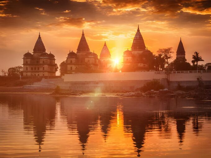 From Delhi: 2 Days Orchha and Khajuraho Tour - Discovering Khajuraho