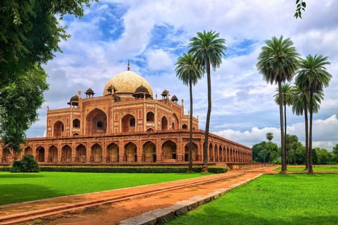 From Delhi: 4-Day Golden Triangle Tour With Agra and Jaipur - Discovering the Taj Mahal and Agra