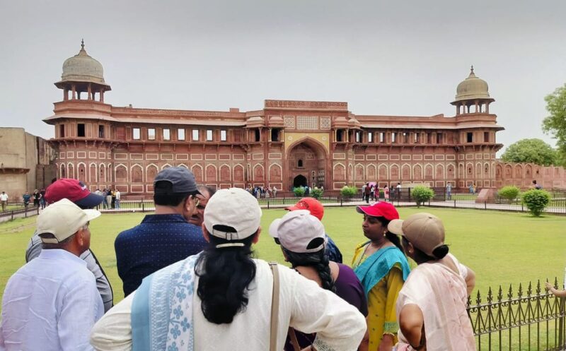 From Delhi: 5-Day Golden Triangle Tour With Jaipur - Day 2: Delhi to Agra
