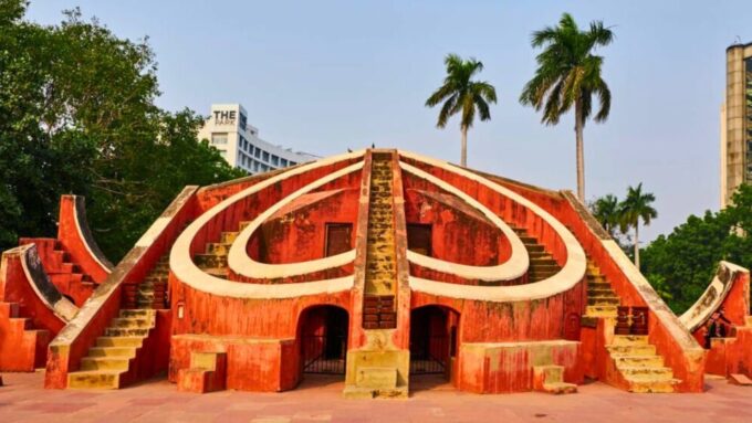 From Delhi: 5-Days Golden Triangle Tour With Tiger Safari - Visiting Jaipur