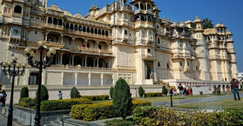 From Delhi: 6-Day Golden Triangle and Udaipur Private Tour - Transportation and Accommodation