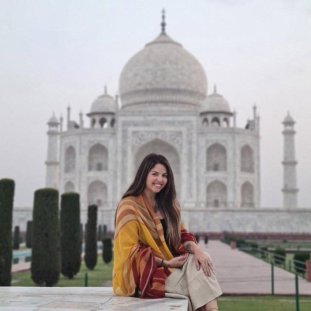 From Delhi: 6-Day Luxury Golden Triangle Tour With Udaipur - Exploring the Iconic Taj Mahal