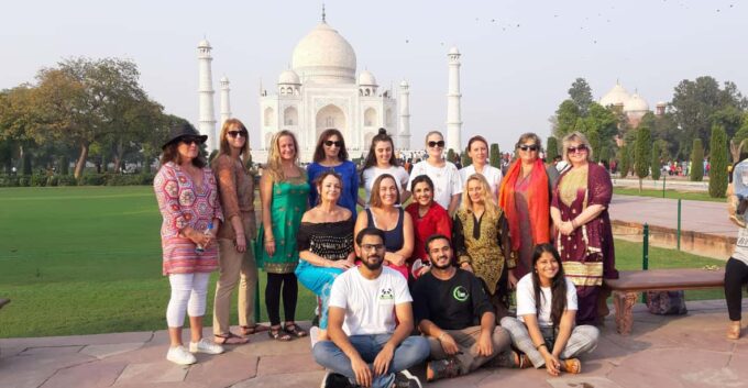 From Delhi Agra Full Day Group Tour by Tempo Urbania - Meal Options