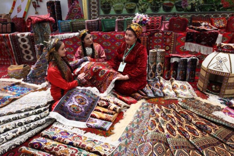 From Delhi/Agra/Jaipur: Forgotten Arts and Handicrafts Tour. - Key Points