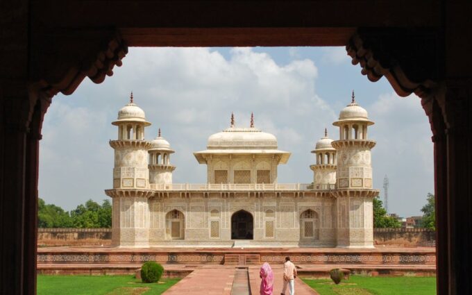 From Delhi: Agra Taj Mahal Tour By Car - Convenient Booking Options