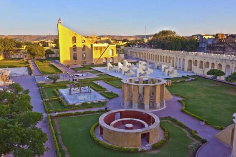 From Delhi: Full Day Jaipur City Guided Tour With Lunch - Itinerary and Highlights