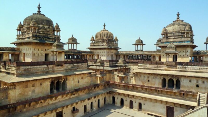 From Delhi: Gwalior, Jhansi & Khajuraho Orchha Tour 7 Days - Accommodation and Meals