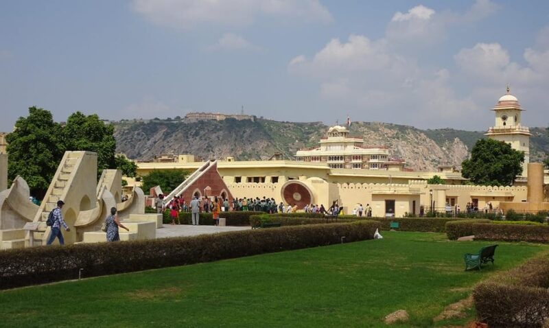 From Delhi: Jaipur Day Trip With Amber Fort by Private Car - Pickup and Drop-off
