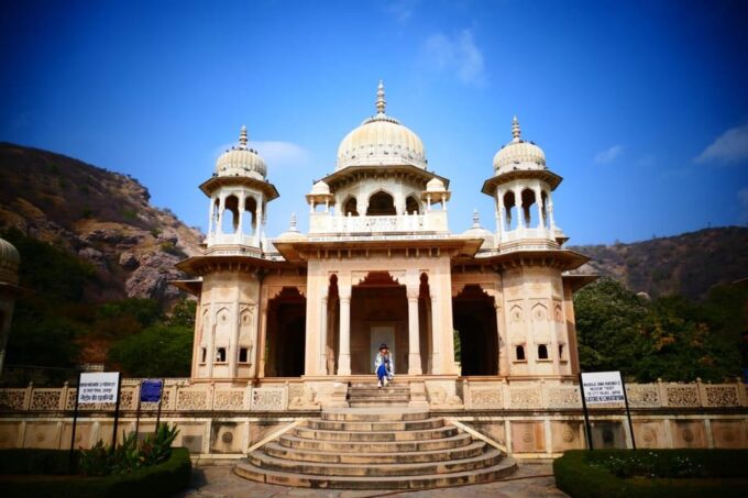 From Delhi : Jaipur Same Day Tour By Train or Private Car - Frequently Asked Questions