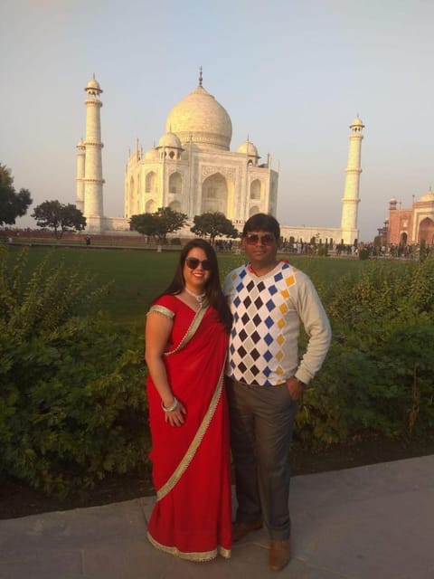 From Delhi: Overnight Agra With Fatehpur Sikri, Luxury Tour - Transportation and Guide