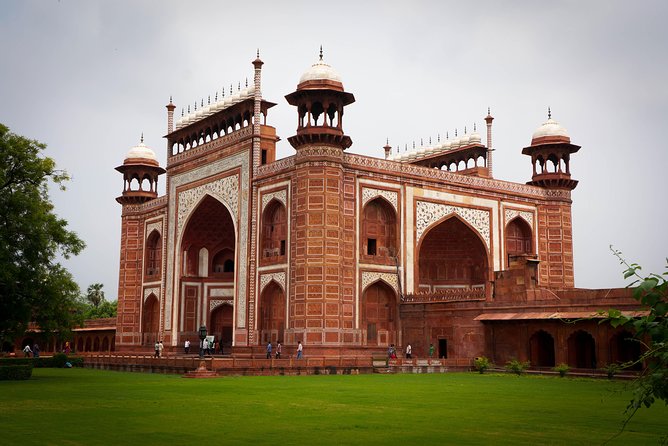 From Delhi: Private Day Trip to Taj Mahal With Car & Guide - Key Points