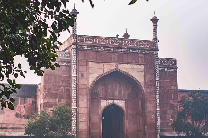 From Delhi: Private Sunrise Tour of Taj Mahal & Agra Fort - Knowledgeable Guide