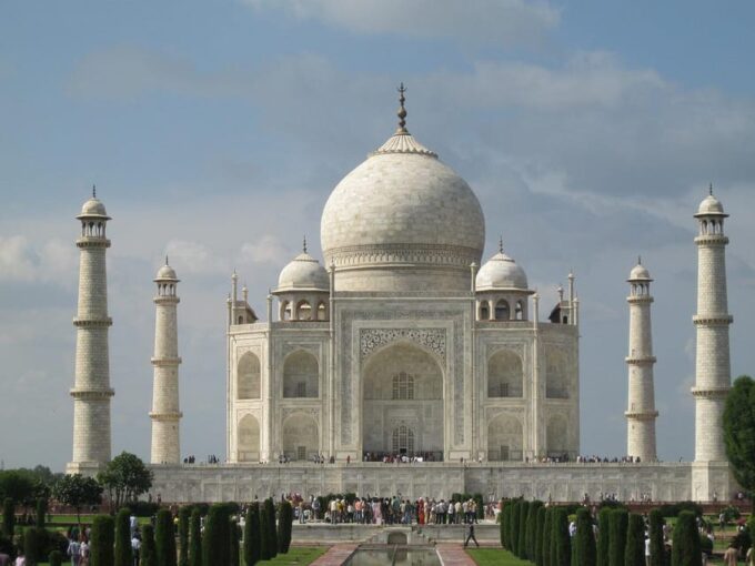 From Delhi: Private Tour to Taj Mahal and Walk to Village - Explore Kachhpura Village