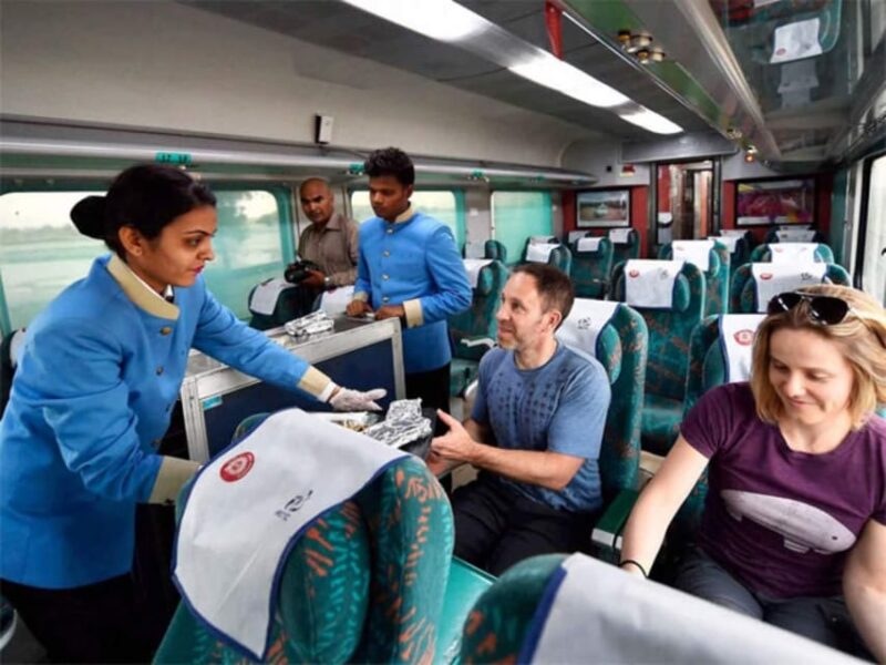 From Delhi : Same Day Agra Tour by Indias Fastest Train - Key Points