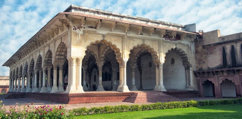 From Delhi: Same Day Taj Mahal Tour by Car - Itinerary and Sightseeing