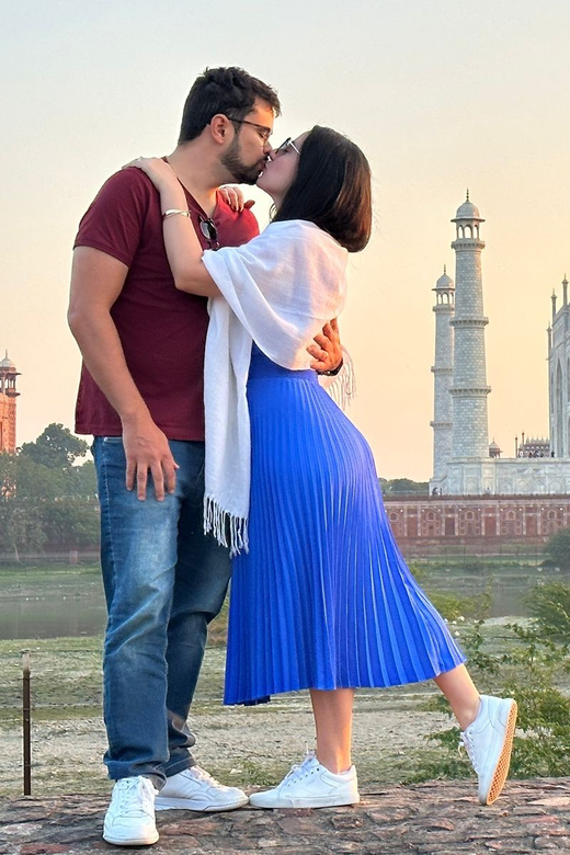 From Delhi: Sunrise Taj Mahal and Agra Tour by Express Train - Culinary Experience