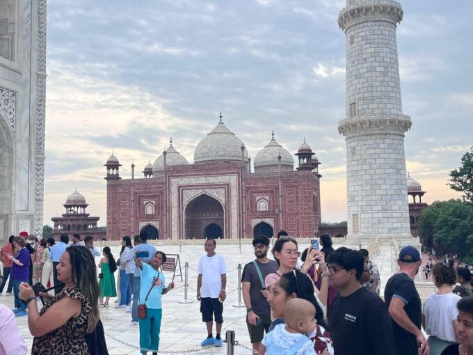 From Delhi: Sunrise Taj Mahal Tour To Agra - Pickup and Transportation