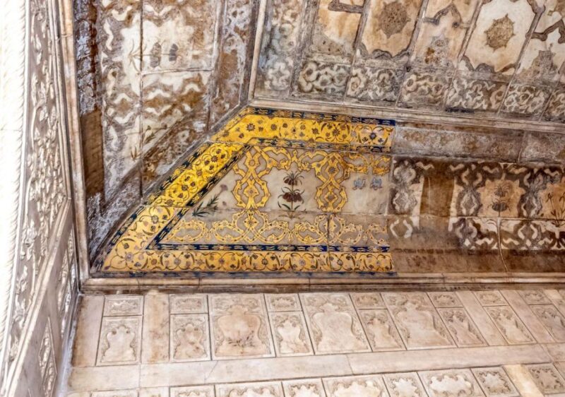 From Delhi: Taj Mahal and Agra Fort Full-Day Trip by Car - Transportation and Accessibility