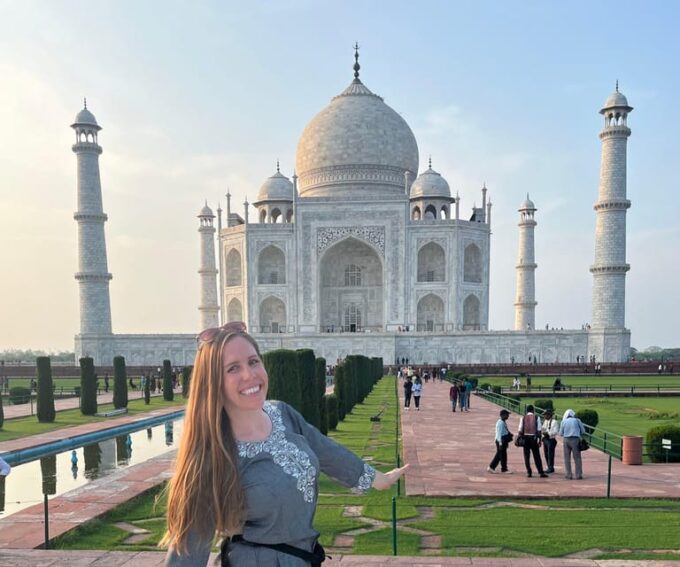 From Delhi: Taj Mahal Sunrise Tour With Bear Rescue Centre - Wildlife SOS Visit