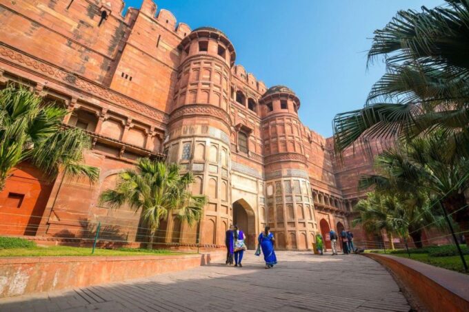 From Delhi: Taj Mahal Tour With Indian Cooking Class - Explore Agras Bazaars