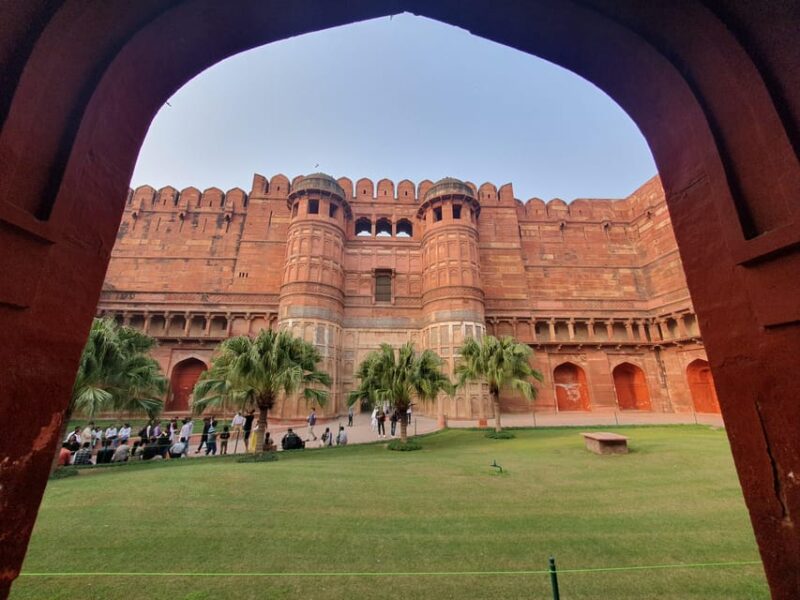 From Delhi: Taj Mahal Tour With Photographer & Boat Ride. - Itinerary