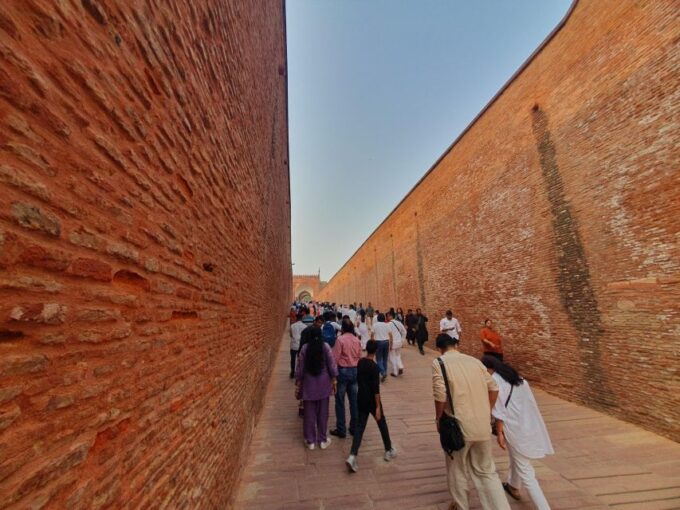 From Delhi: Taj Mahal Tour With Professional Photographer - Departure and Pickup Locations