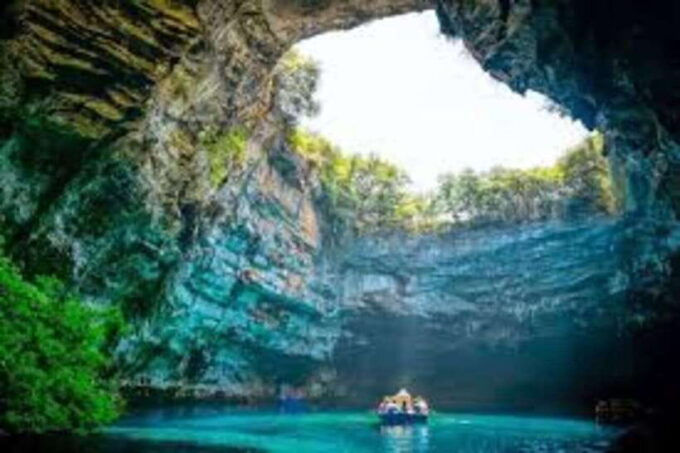 From Dong Hoi: Paradise Cave and Phong Nha Cave Full Day - Dietary Considerations
