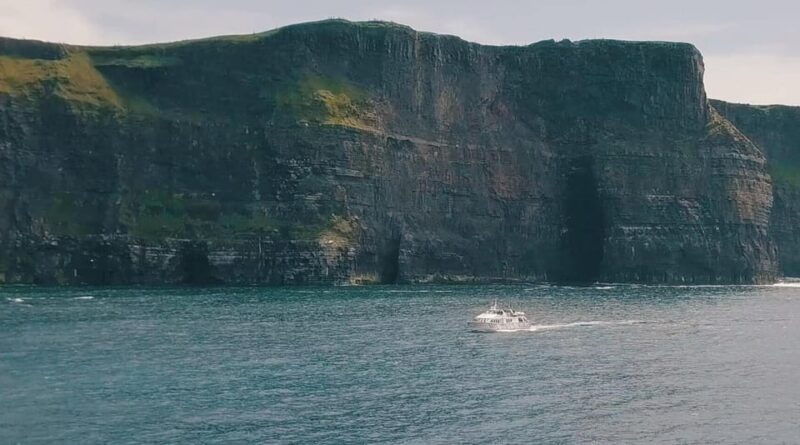 From Dublin: Galway + Cliffs of Moher Boat Cruise in Spanish - Itinerary Details